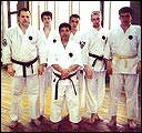Группа томичей вместе с мастером Хигаонна Морио во время проведения семинара в Москве
