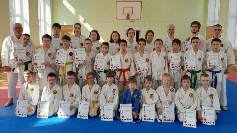 22-23 апреля в Красноярске состоялся Межрегиональный семинар и экзамен на пояса по каратэ годзю-рю